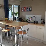 Charmant appartement à 350m de la plage et du port